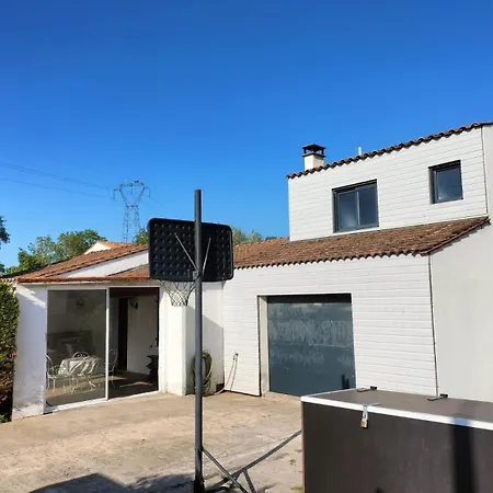 Holiday home Maison Familiale A La Campagne Saint-Ouen-d'Aunis